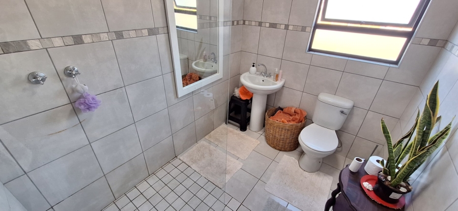 3 Bedroom Property for Sale in Albertinia Western Cape